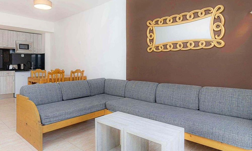 Image 5: ✈ LANZAROTE | Costa Teguise - Galeón Playa 3*, 4 nachten - Stadscen...