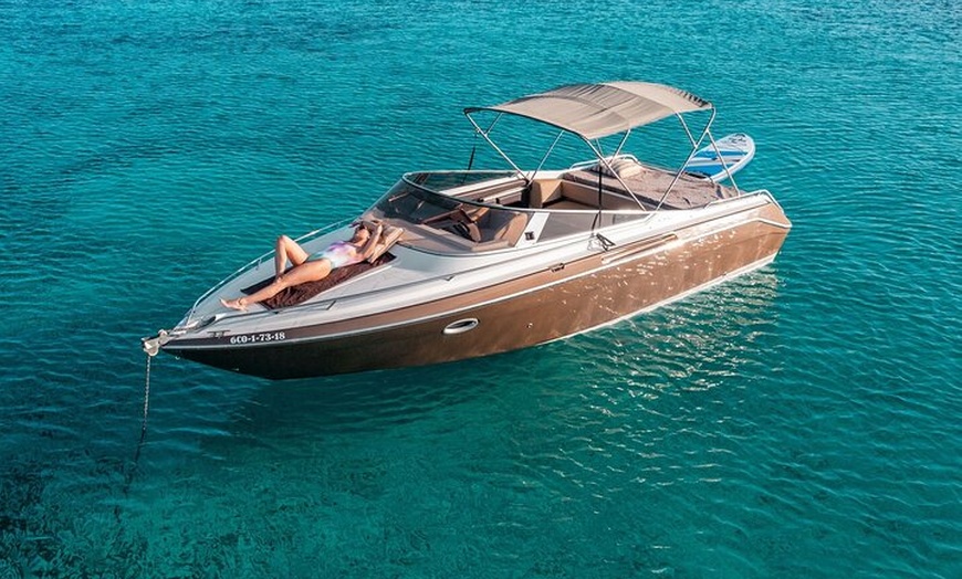 Image 1: Alquiler de Barco Privado para 5 Personas 8 Horas en Ibiza