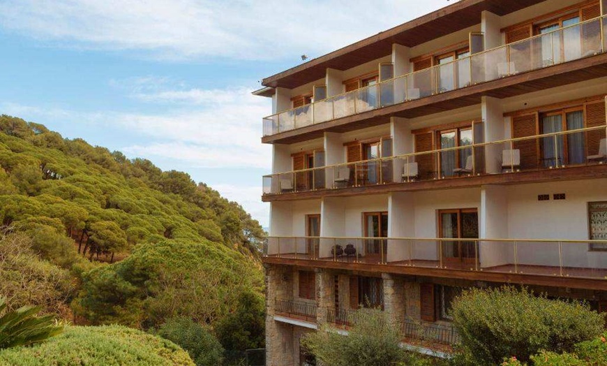 Image 17: ✈ COSTA BRAVA | Lloret de Mar - Hotel Santa Marta 5* - Piscine exté...