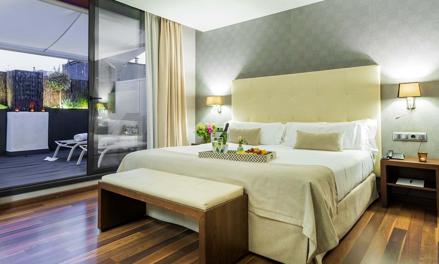 Image 1: ✈ ESPAGNE | Barcelone - Mariano Cubi Aparthotel Barcelona 4* - Cent...