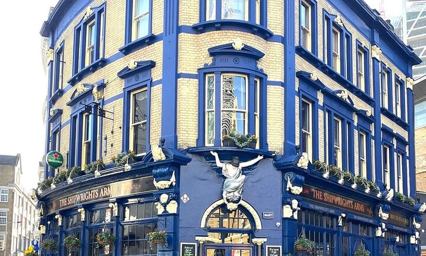 Image 18: Private London Pub Tour in Iconic London Taxi