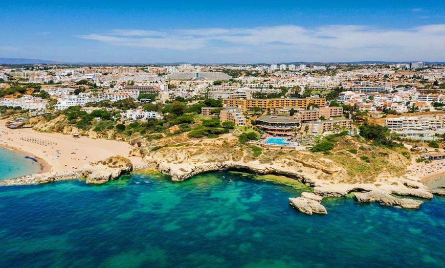 Image 1: ✈ ALGARVE | Albufeira - Auramar Beach Resort 3*, 2 nachten - Buiten...