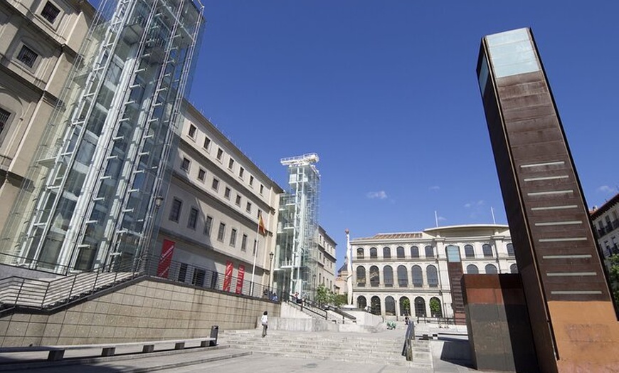 Image 11: Visita al Museo Reina Sofía: Obras maestras con guía local