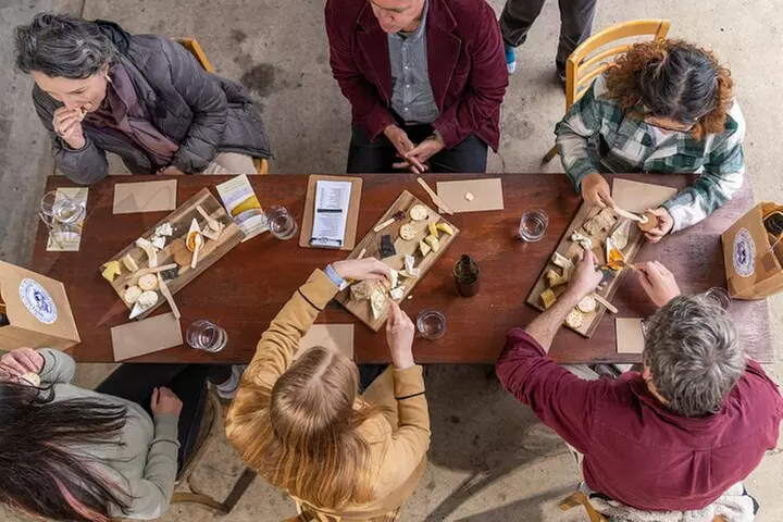 Scenic Hunter Valley Tour with Wine and Cheese Tastings