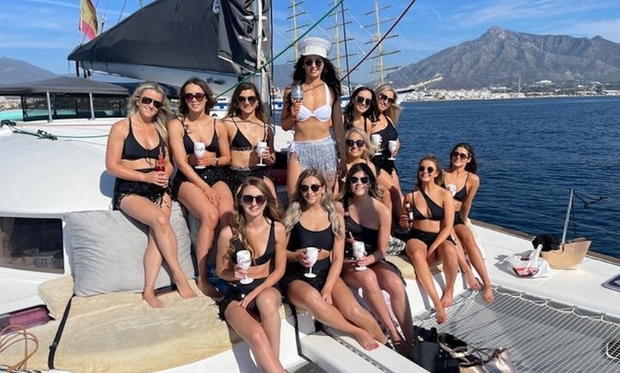 Image 4: Benalmádena: Vela y observación de delfines con aperitivos y bebidas