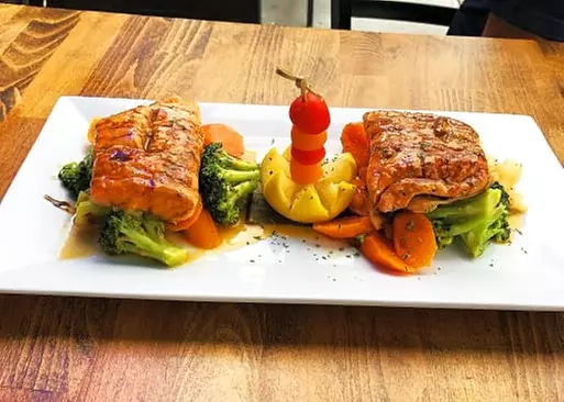 5% Cash Back at Aqua Bar and Grill
