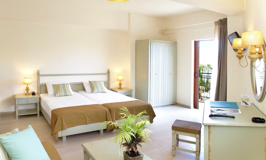 Image 8: ✈ KRETA | Kalyves - Almyrida Village & Waterpark 3* - Naprzeciwko m...