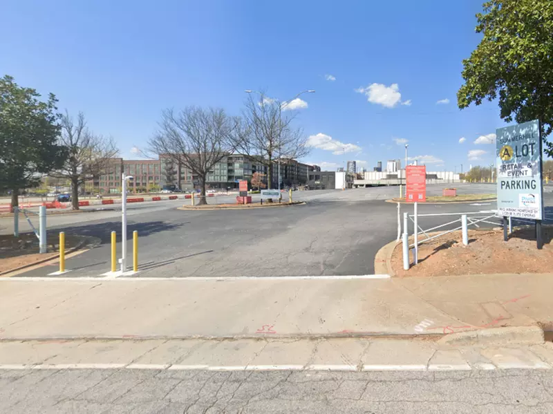 Parking at Summerhill Retail Lot