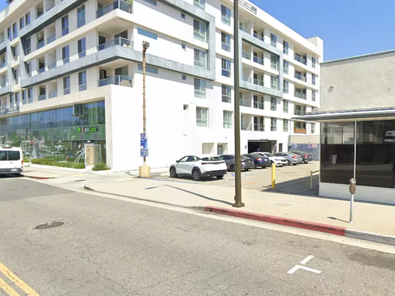 Parking at [SQ101] 201 W. California Ave. Lot