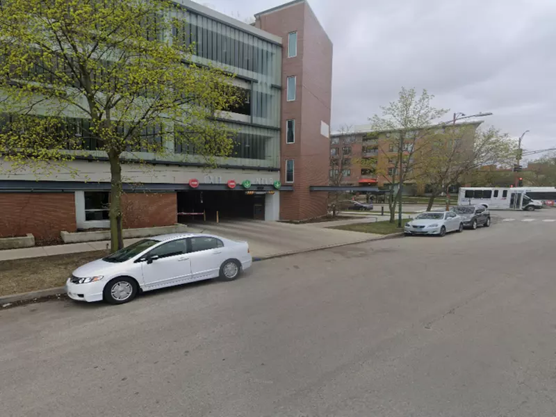 Parking at 7331 N. Sheridan Rd. Garage