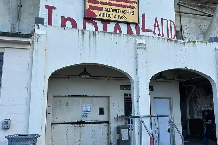 Inside Alcatraz Ticket with a San Francisco E-Bike Rental