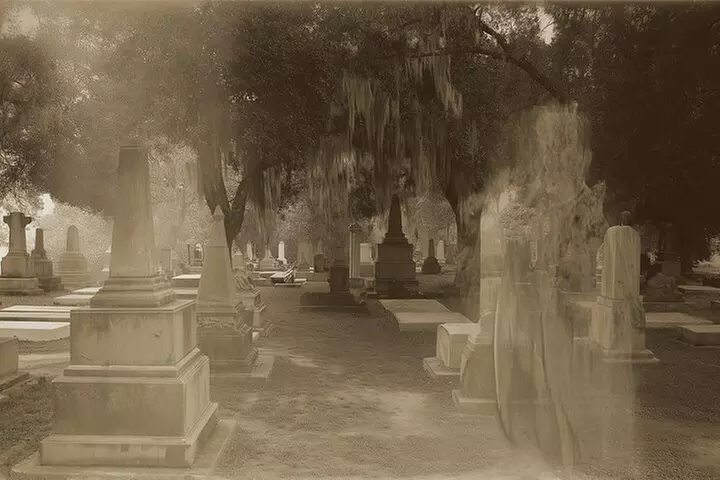 Small Group Ghost Tour Charleston: 60min of True Haunted History