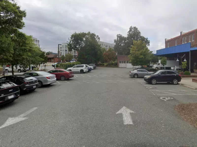 Parking at 215 Morris St. Lot