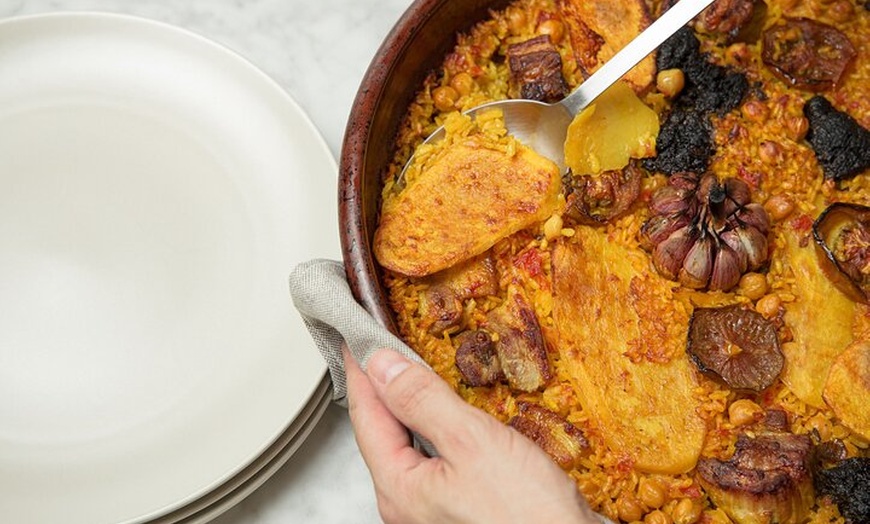 Image 3: Clase de Cocina de Paella de Mariscos en Barcelona