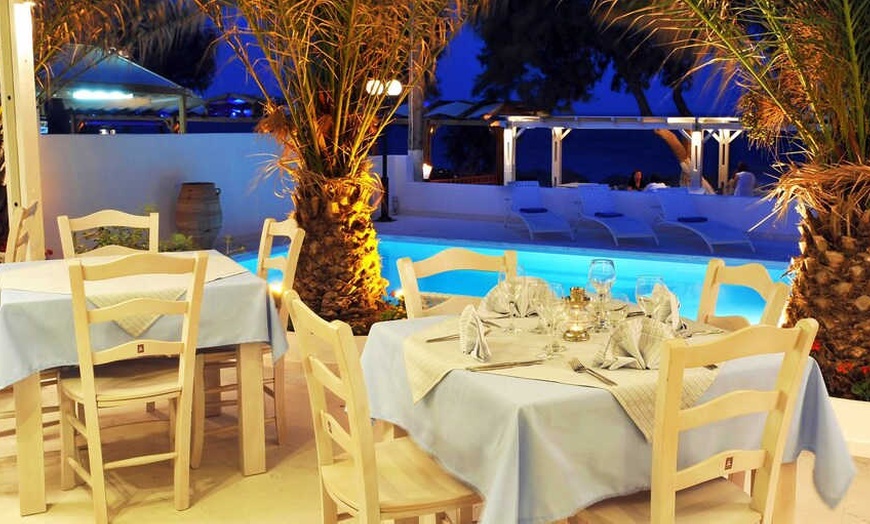 Image 8: ✈ SANTORINI | Kamari - Alesahne Beach Hotel 3* - In riva al mare