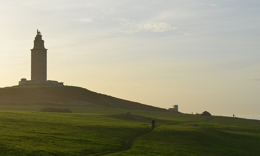 Image 1: Descubre La Coruña: Tour Exclusivo para Cruceristas desde Coruña