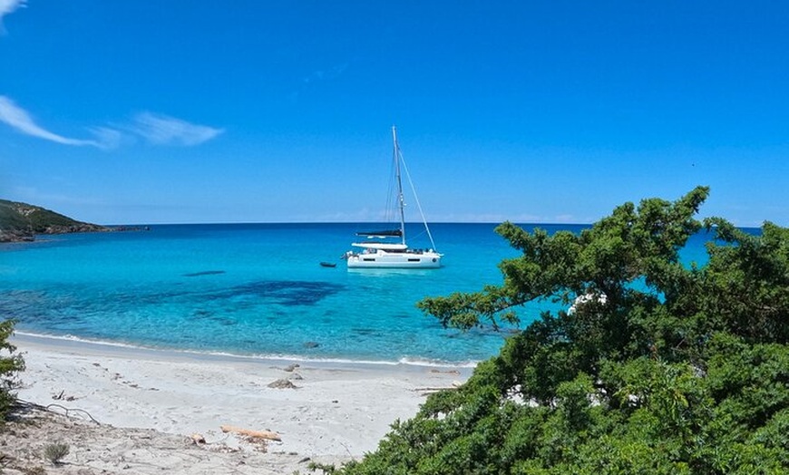 Image 1: Excursion Catamaran Désert des Agriates au départ de L'ile rousse