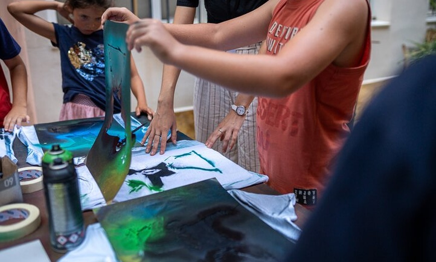 Image 7: Entrada al Museo con Taller de Arte de Stencil y Spray