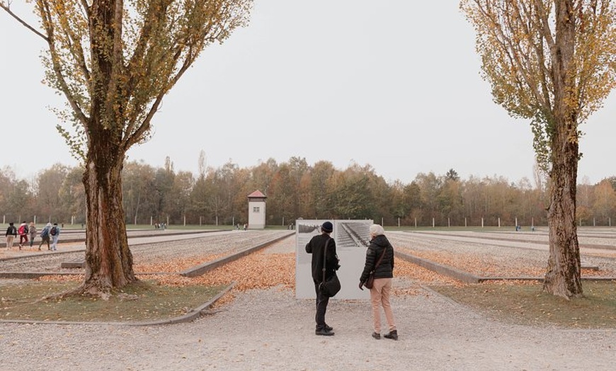 Image 7: Tour ab München mit dem Zug zur KZ-Gedenkstätte Dachau