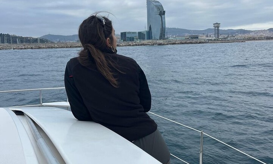 Image 20: Descubre Barcelona desde el mar con bebida de bienvenida!