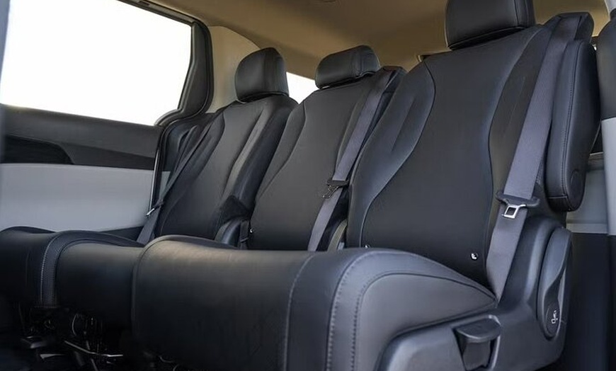 Image 4: Port Douglas to Cairns Airport Private Transfer 1 to 7 Pax