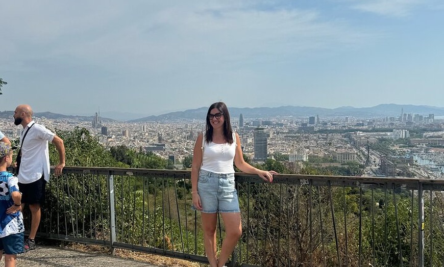 Image 8: Barcelona : Tour mágico de Montjuïc con cata de vinos