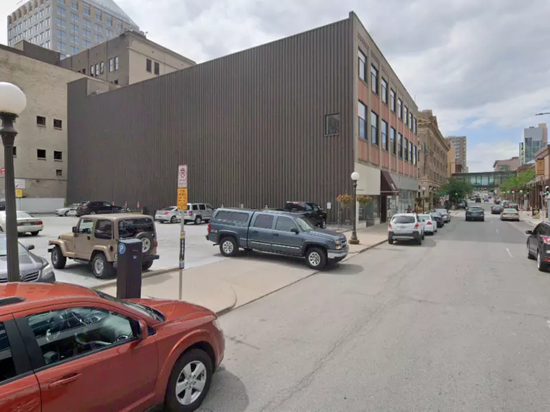 Parking at 6th & Wabasha Lot