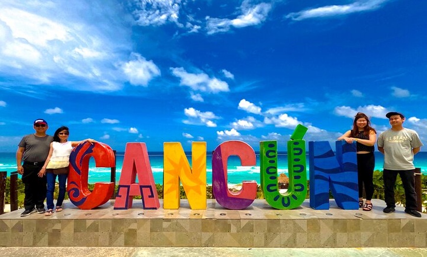 Image 6: Shopping and Mexican food in a Private Guided Cancun Tour