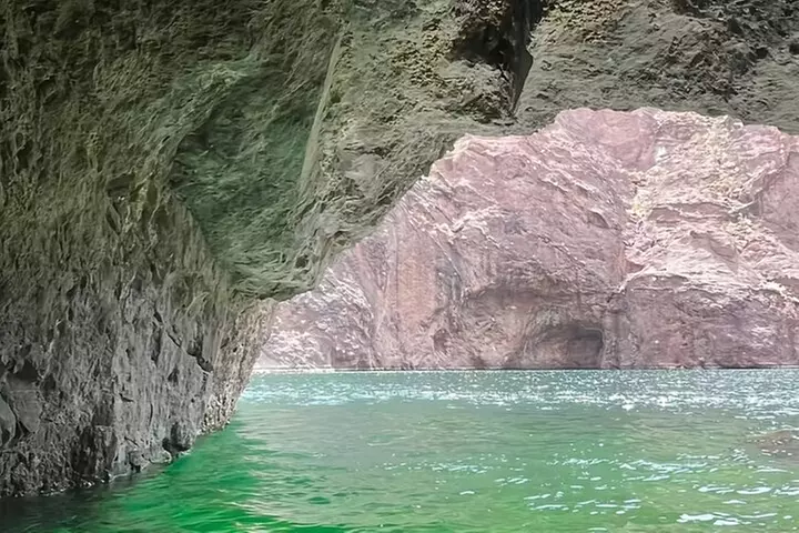 Las Vegas: Guided Kayak Tour from Willow Beach to Emerald Cave