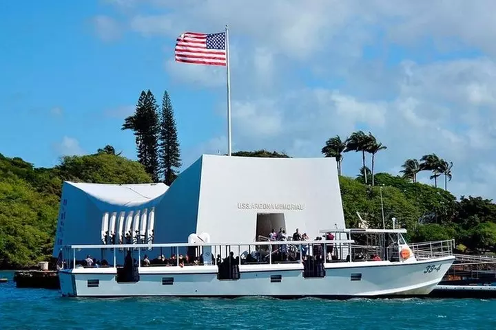 Pearl Harbor USS Arizona Memorial & Battleship Missouri