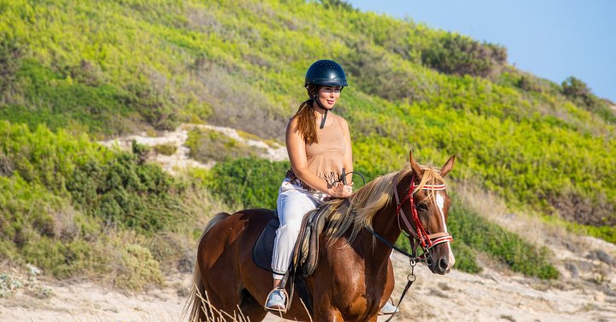 Paseos a caballo por la playa y el bosque en Mallorca