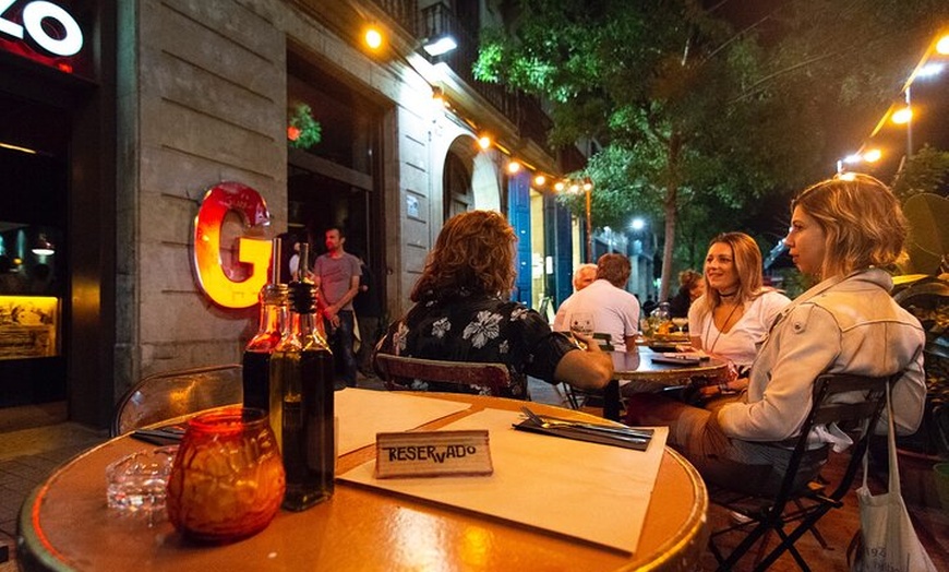 Image 16: Gastronomía local y música en directo en Ciutat Vella Barcelona