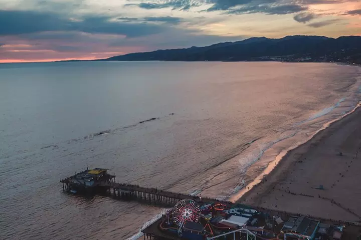 Private Helicopter Tour of Hollywood Sign, Beaches and More