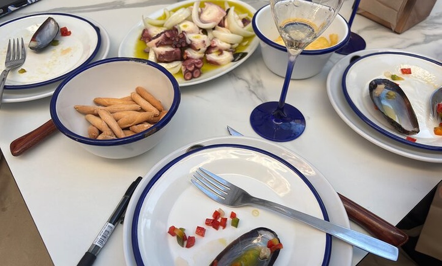 Image 12: Tour gastronómico moderno y auténtico de Madrid con maridaje de vinos