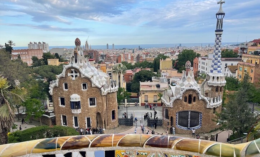 Image 3: Visita guiada a Park Guell