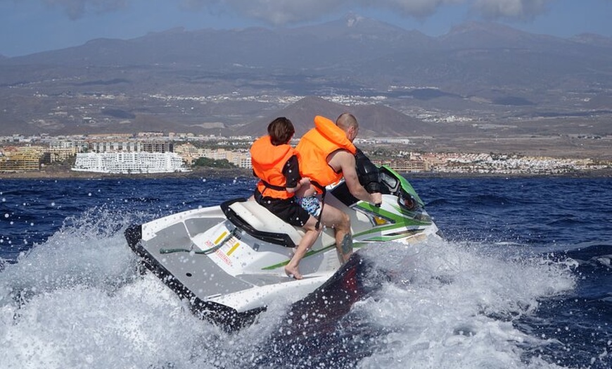 Image 1: Paseo "Turbo Jet Ski" para 2 personas en Tenerife con recogida (1 m...