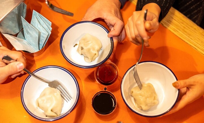 Image 4: Melbourne: Progressive Dinner Tour - Chinatown, Laneways & Drink