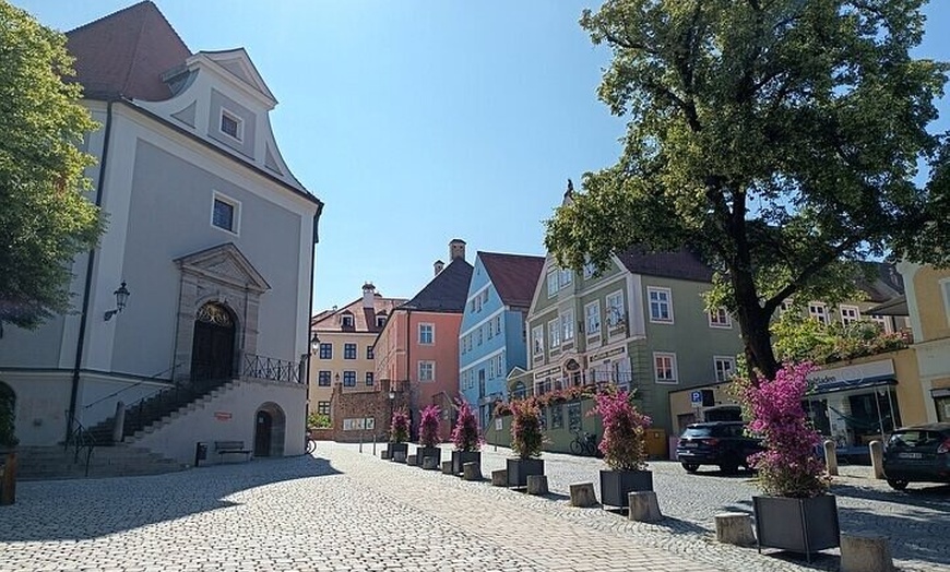 Image 3: Private historische Stadtführung mit Schlossbesuch in Dachau