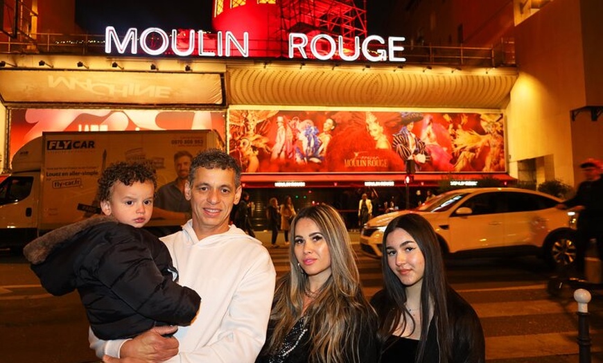 Image 10: Visite privée de Paris en minivan avec photoshoot inclus