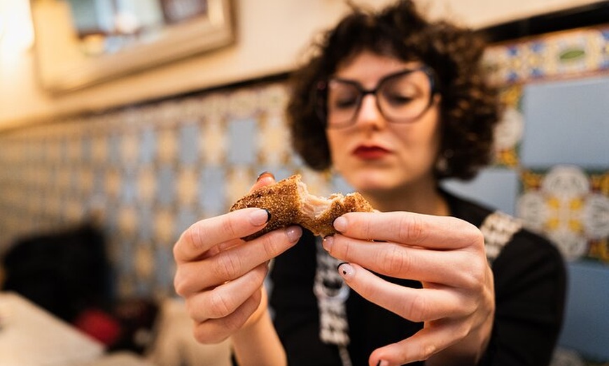 Image 9: Tour gastronómico de Barcelona : Tapas, bebidas y delicias con un l...