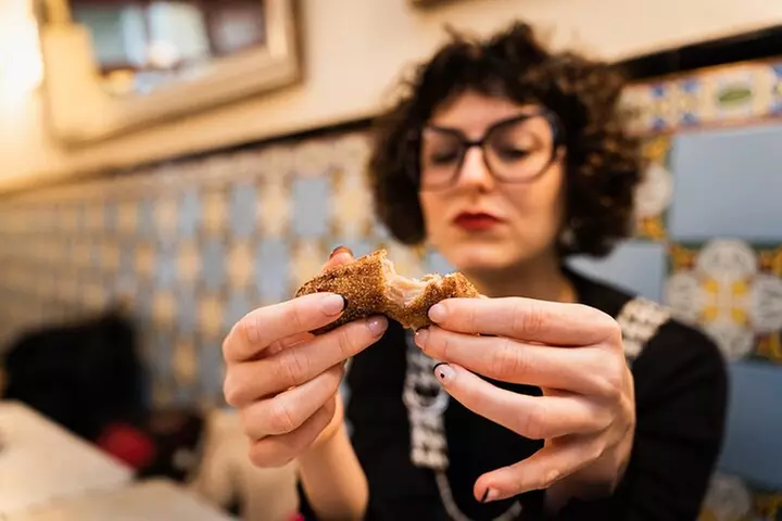 Tour gastronómico de Barcelona : Tapas, bebidas y delicias con un l...