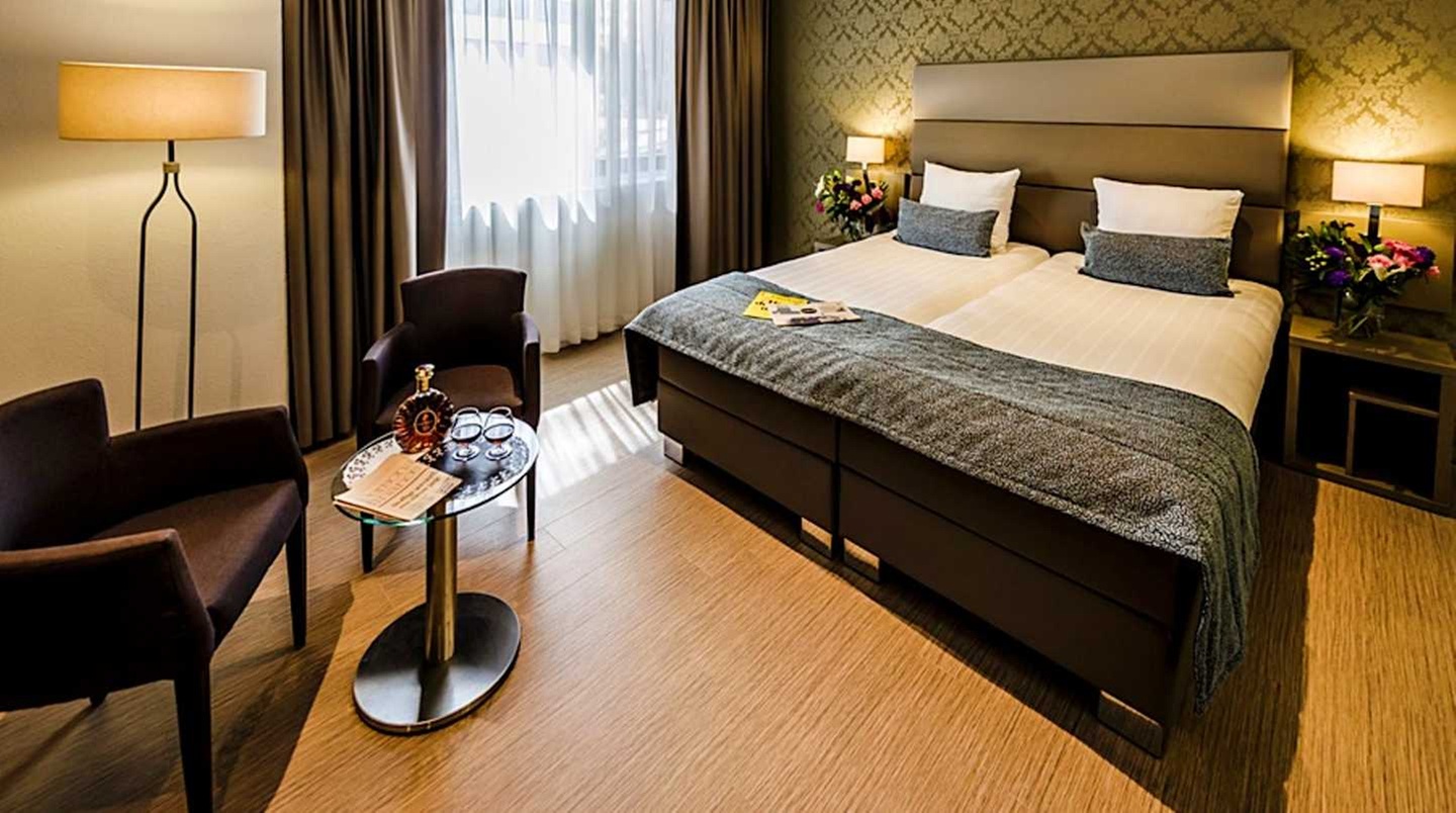 ✈ NIEDERLANDE | Amsterdam - Ozo Hotel Arena Amsterdam 4*, 2 Nächte ...