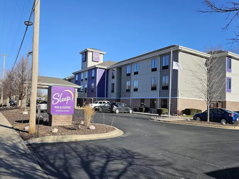 Parking at Sleep Inn & Suites Milwaukee Airport Lot MKE