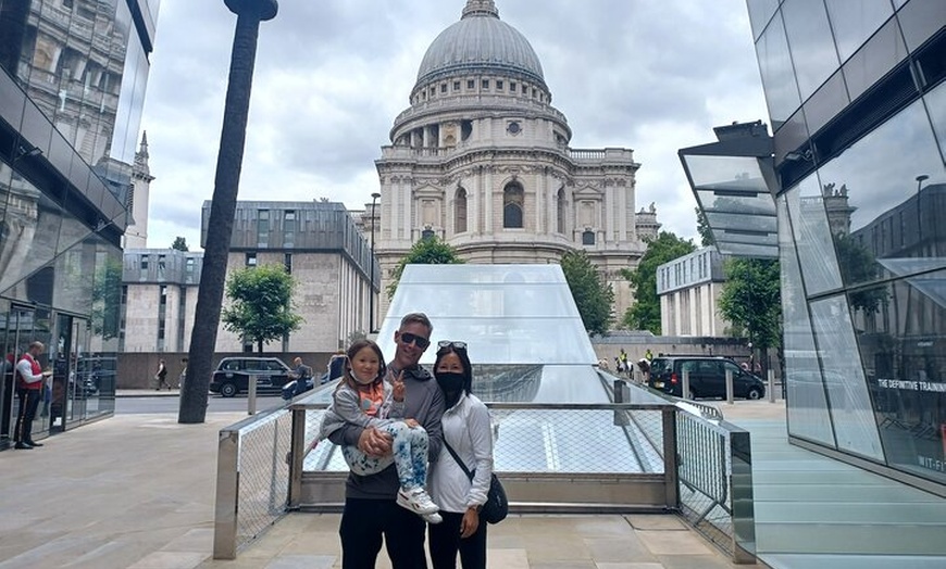 Image 2: London Highlights Taxi Tour Hop In and Out