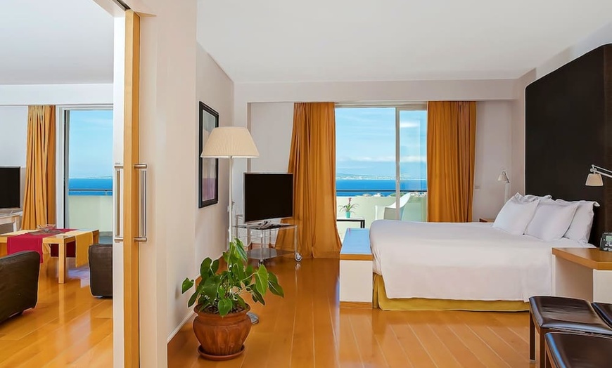 Image 3: ✈ ITALIA | Sorrento - Hilton Sorrento Palace 4* - Piscine
