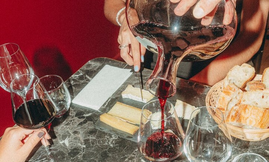 Image 4: Dégustation de vin, champagne et fromage français Paris SECRET WINE...