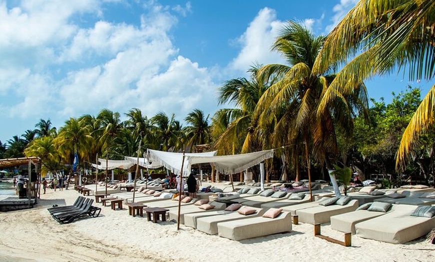 Image 4: All Inclusive Isla Mujeres Catamaran Tour with Beach Club