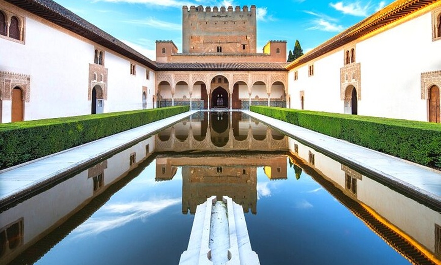 Image 10: Tour Alhambra al Completo con Guía Oficial
