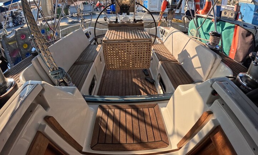 Image 16: Holistic Day Charter Paseo en Velero