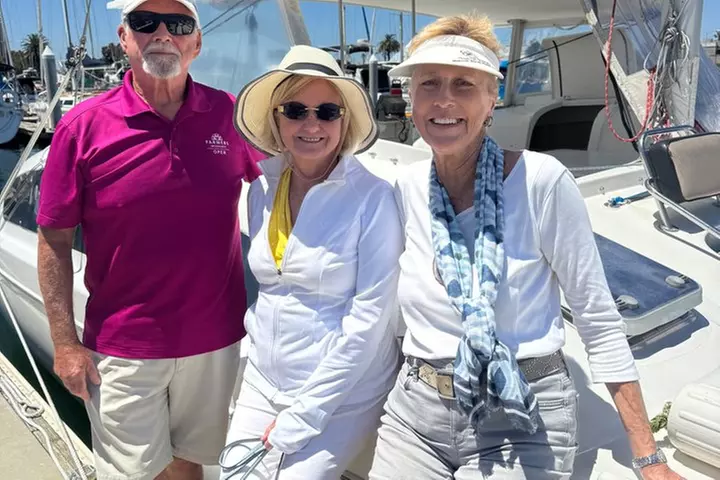 2.5-Hour Small-Group Catamaran Sailing Adventure with Drinks